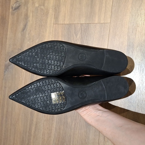 NWOT Michael Kors Women's Black Leather "Tabby" Lace-up Flats - Picture 8 of 8